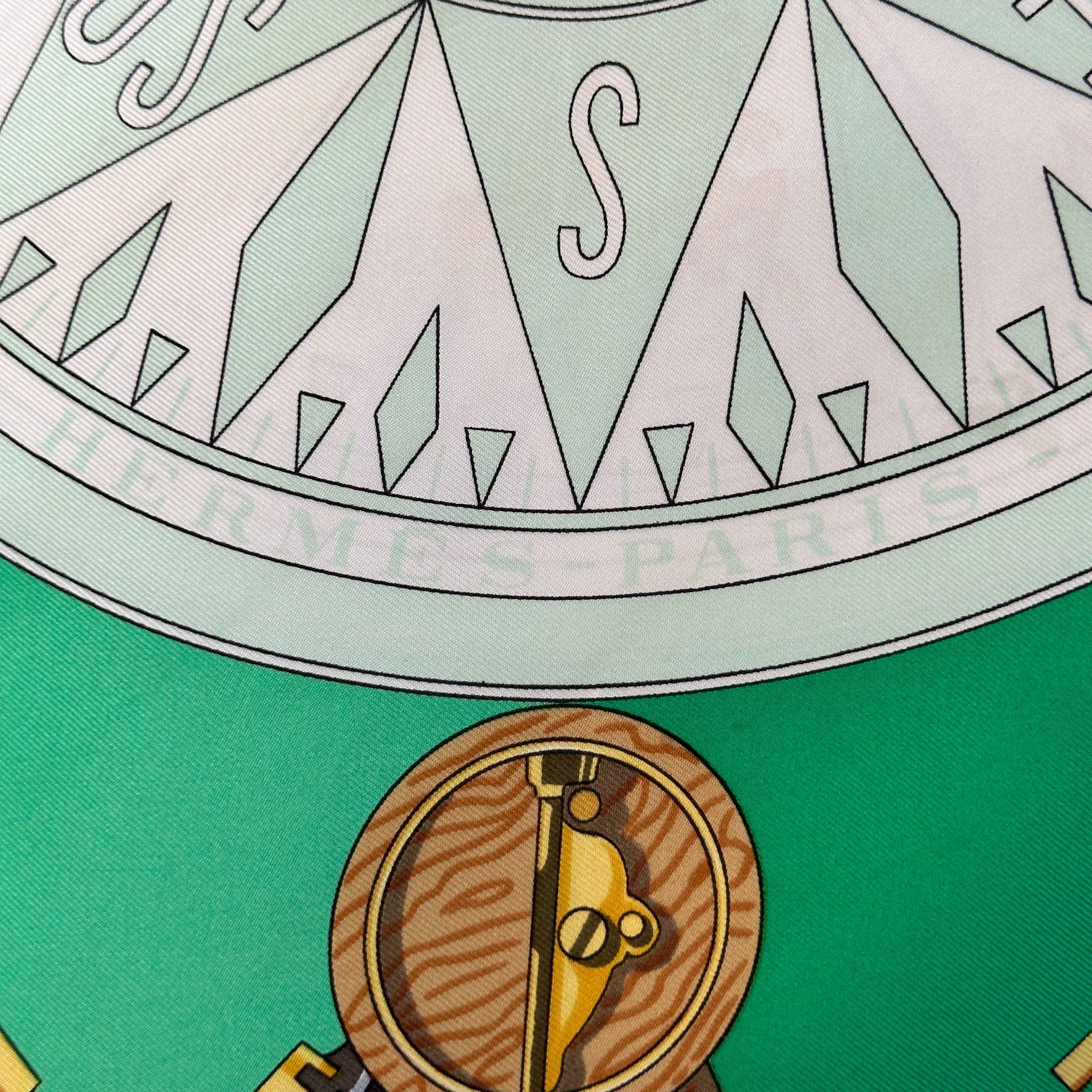 foulard-sextants-signature-hermes-paris