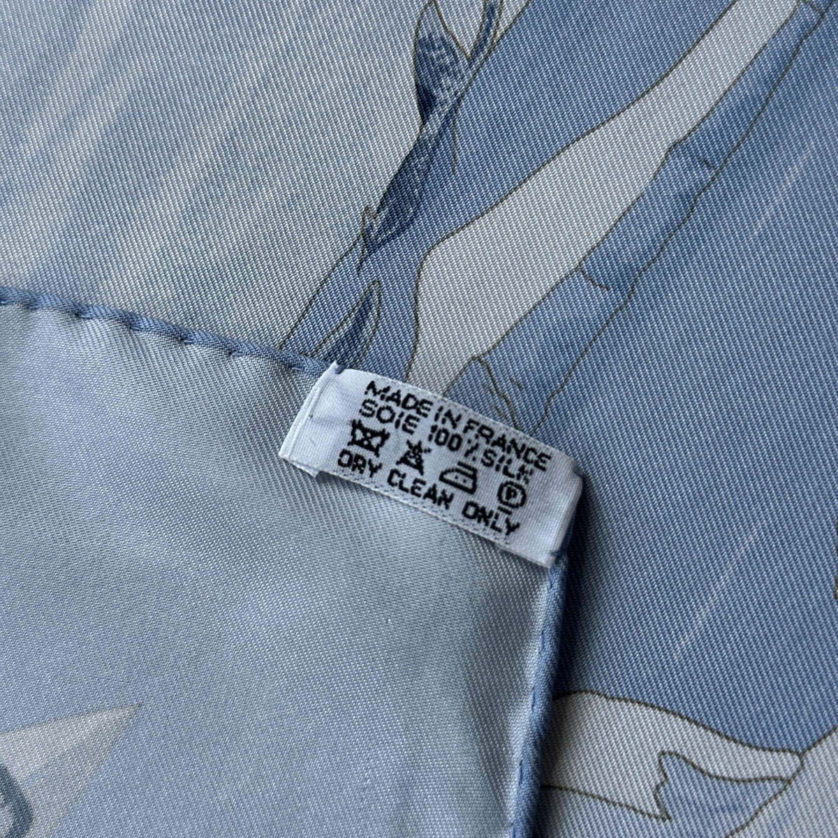 Carré Hermès Hommage à Shackleton Zoé Pauwels 90 cm soie, étiquette Made in France 100 % soie