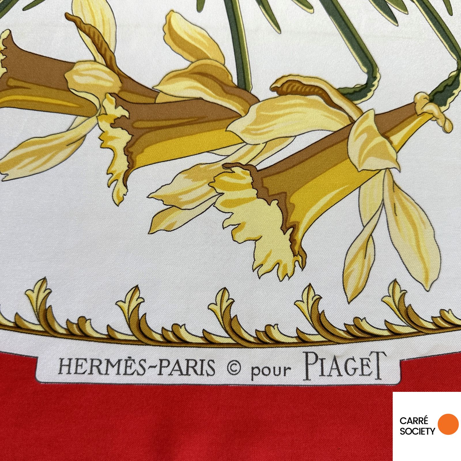 gros plan sur la signature hermès paris pour Piaget