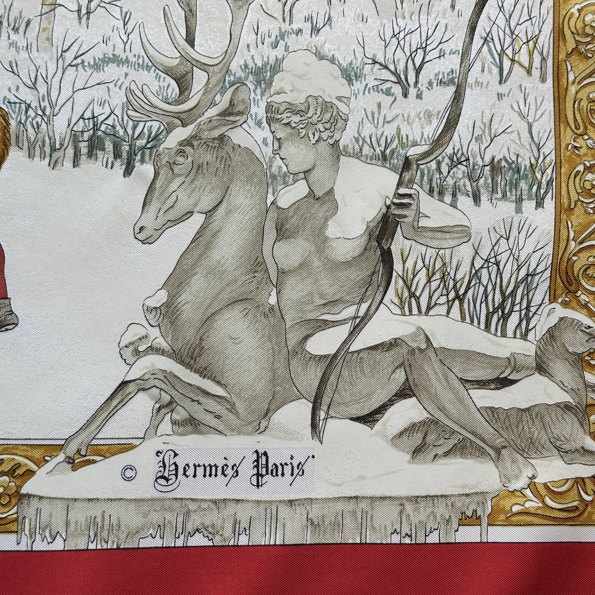 Logo copyright Hermès imprimé sur le motif du carré