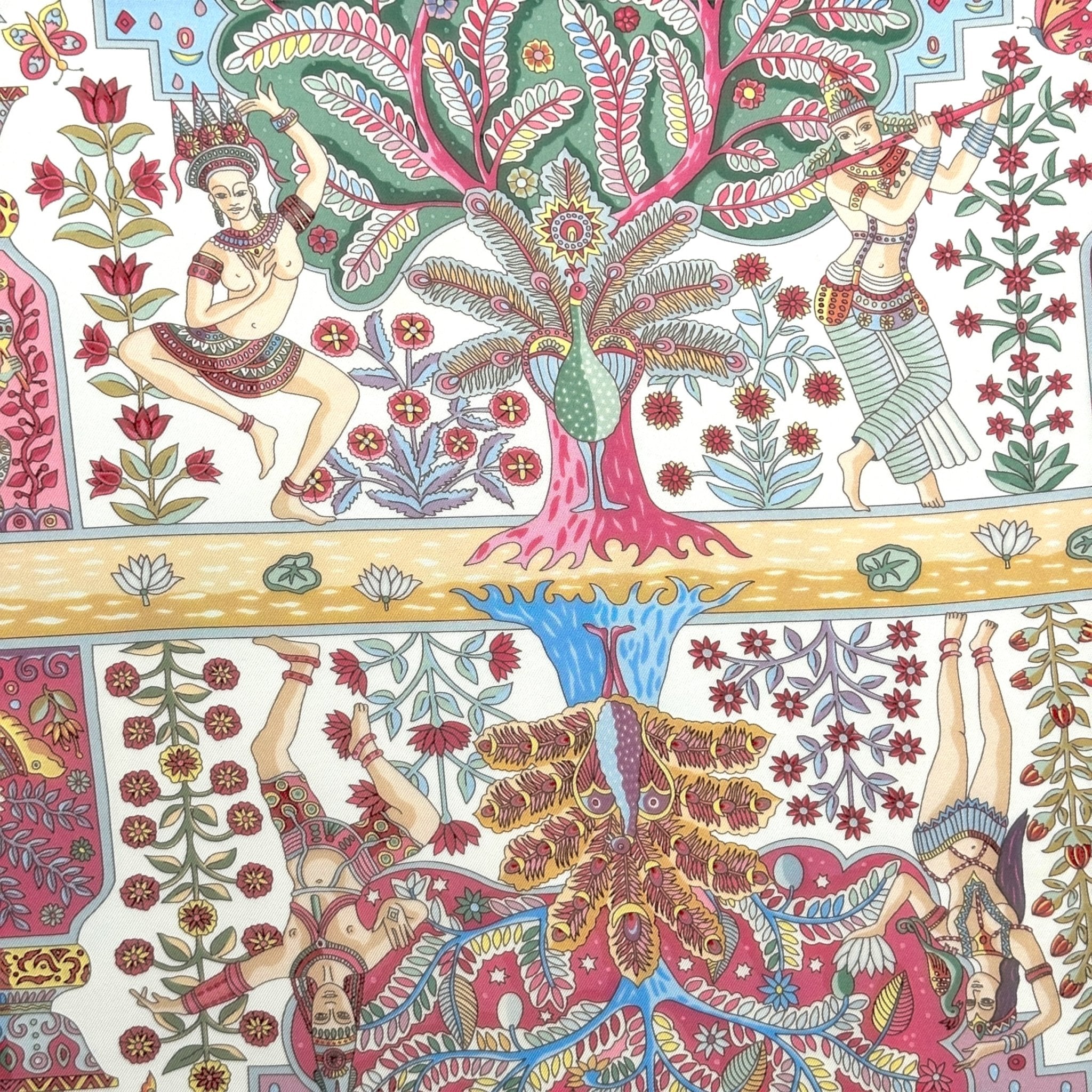 centre du foulard avec deux arbres