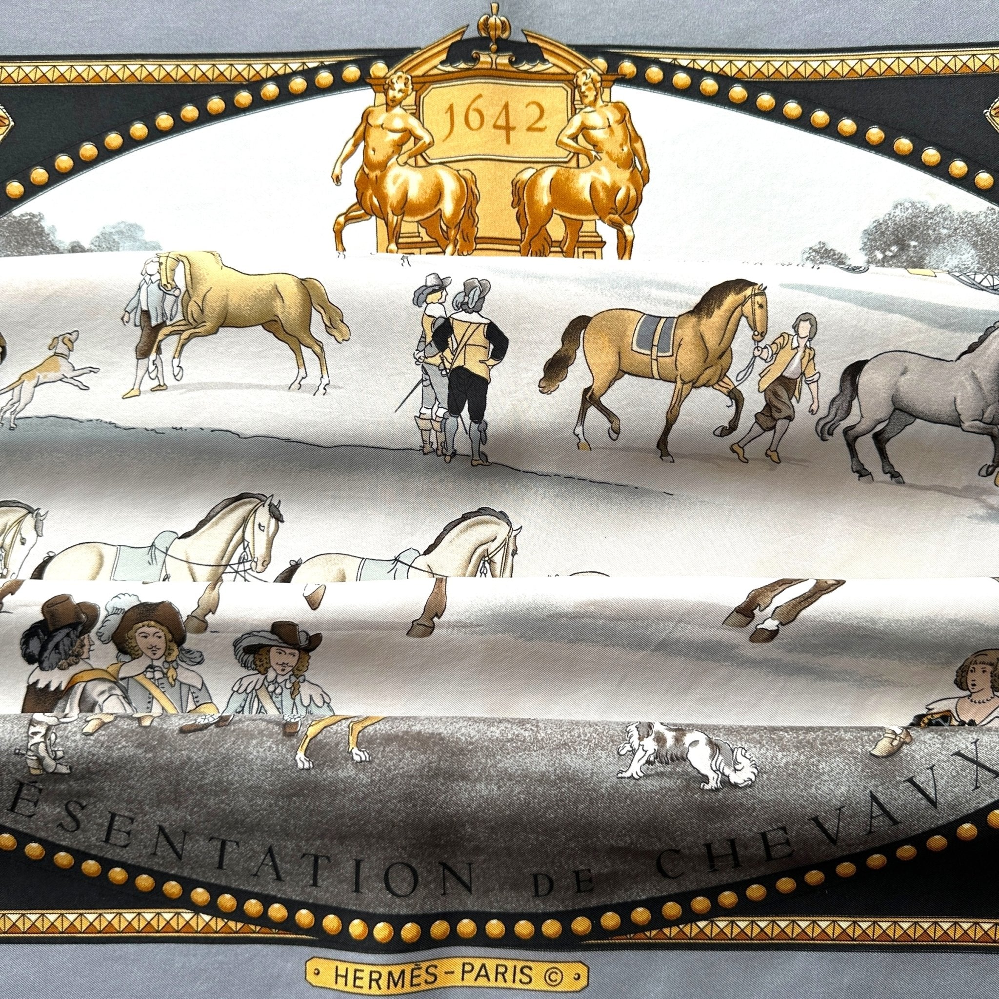 Zoom sur les nuances gris, or et blanc