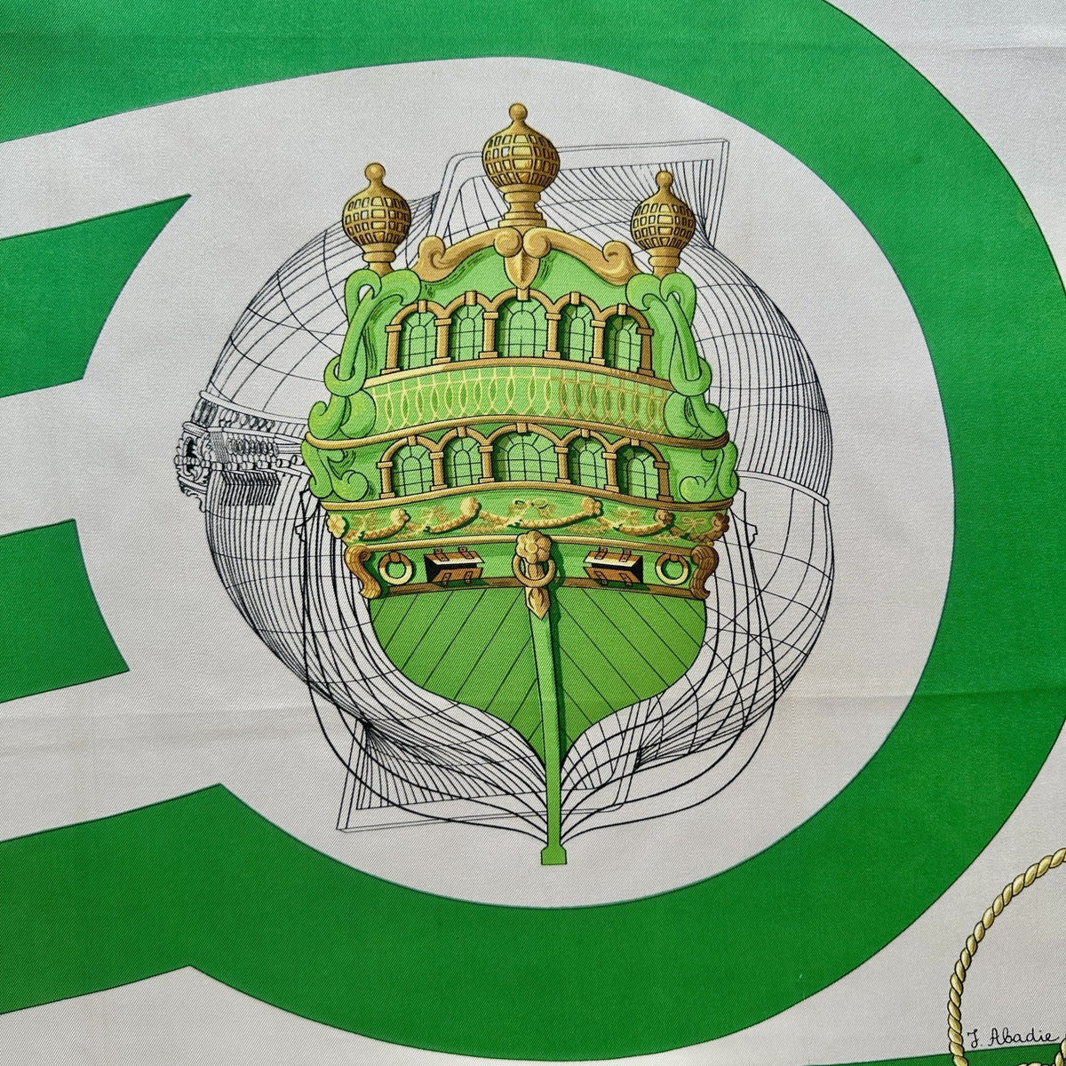 Détail de l'un des chateaux arrière avec la signature de la dessinatrice Julie Abadie