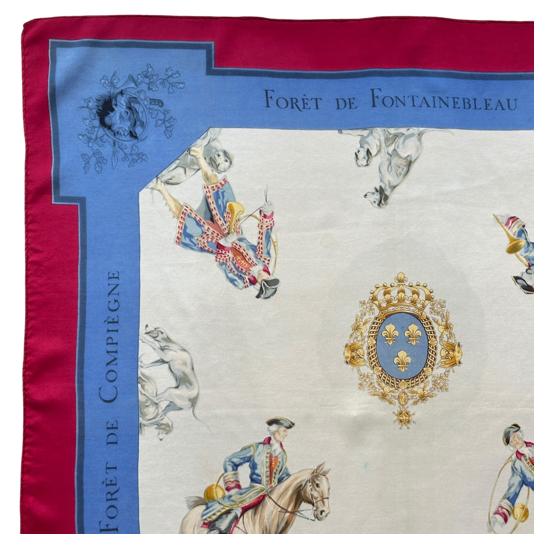 Coin supérieur gauche en bon état couleur bleu de France et grenat