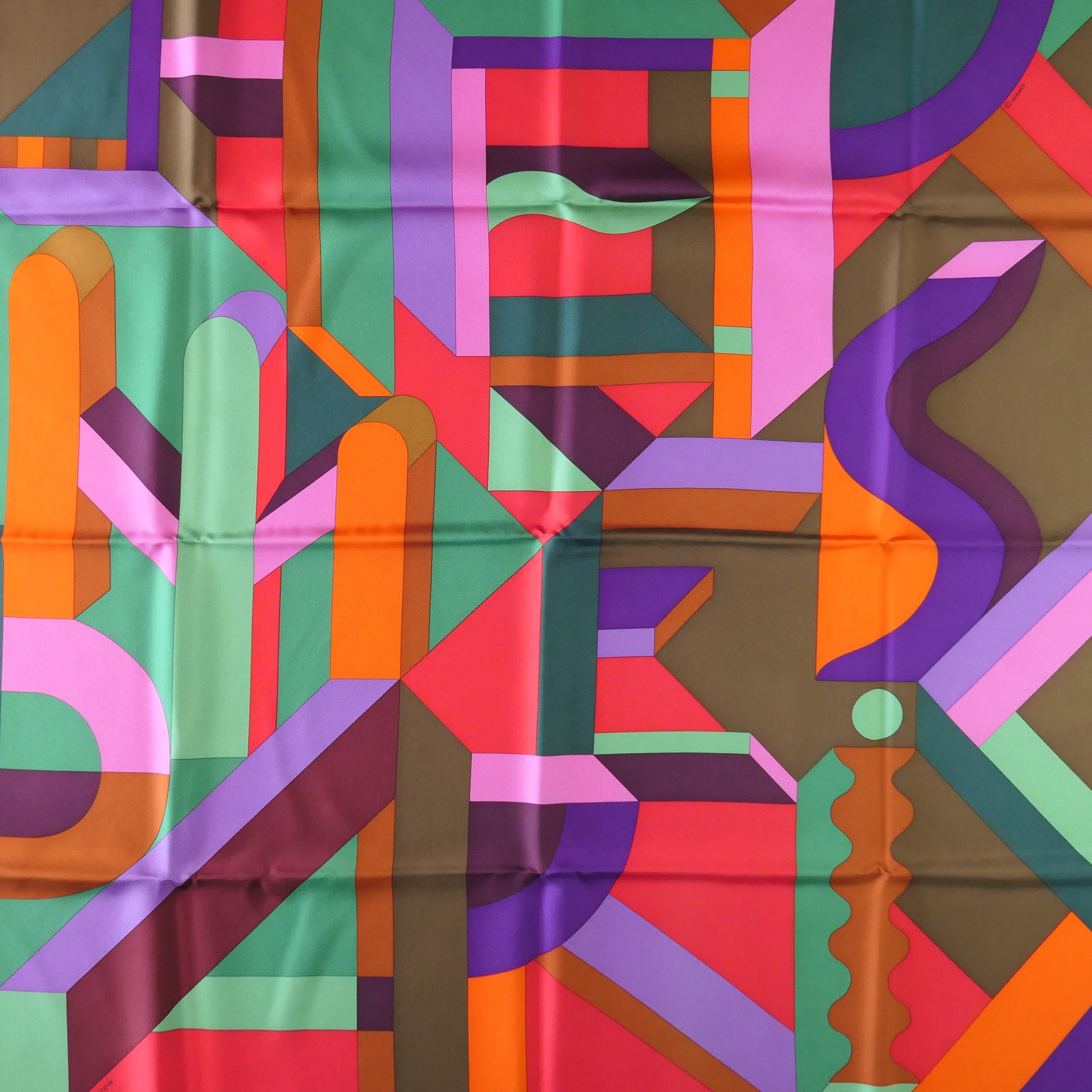 Carré Hermès Perspective Cavalière Anamorphée 90 cm soie, gros plan composition géométrique