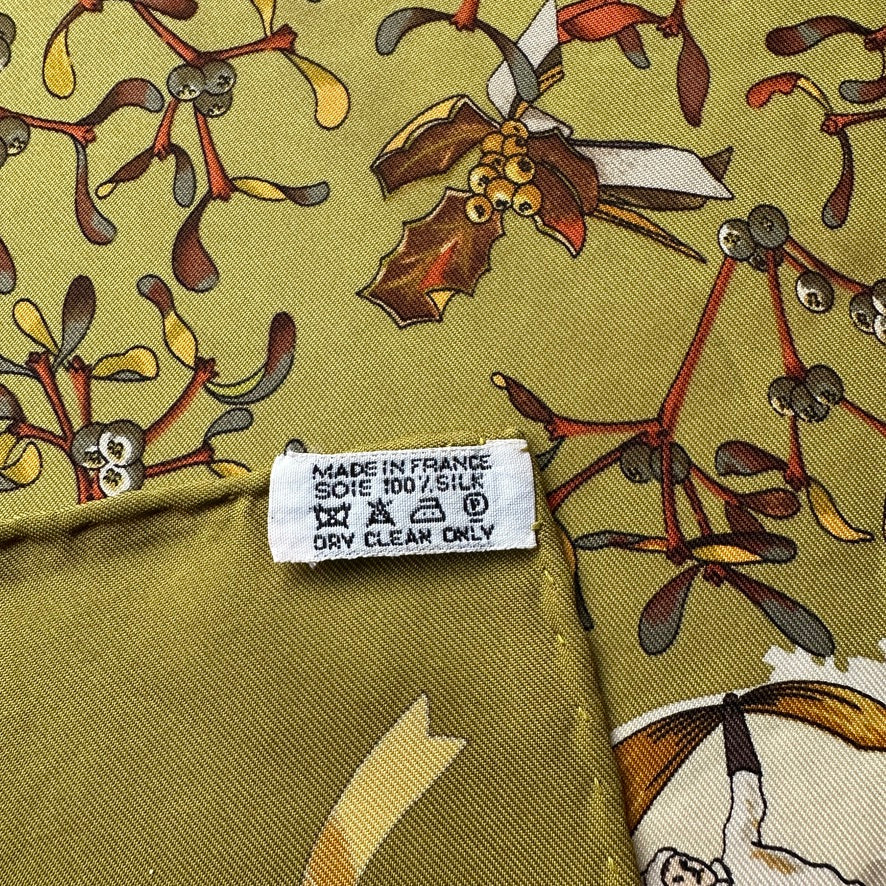 Étiquette de composition en soie du gavroche Hermès "Neige d'antan